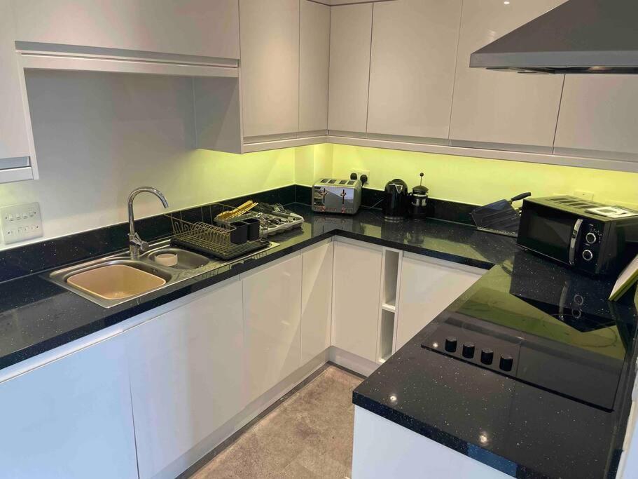 2 Bed City Centre Flat Bath Exteriér fotografie