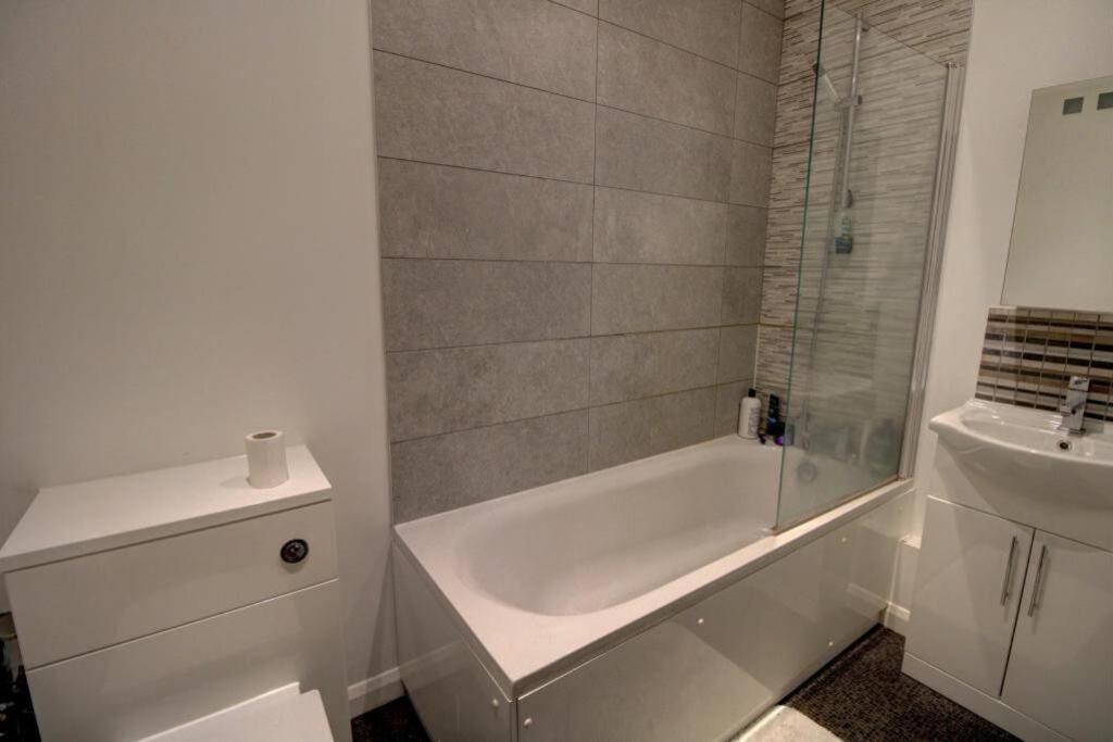 2 Bed City Centre Flat Bath Exteriér fotografie